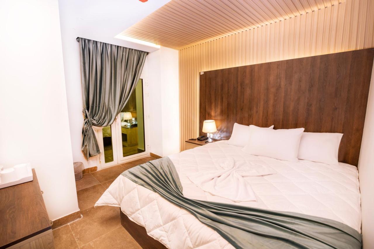 Blue Pyramids Eyes Hotel Al Kawm al Akhdar Exterior photo