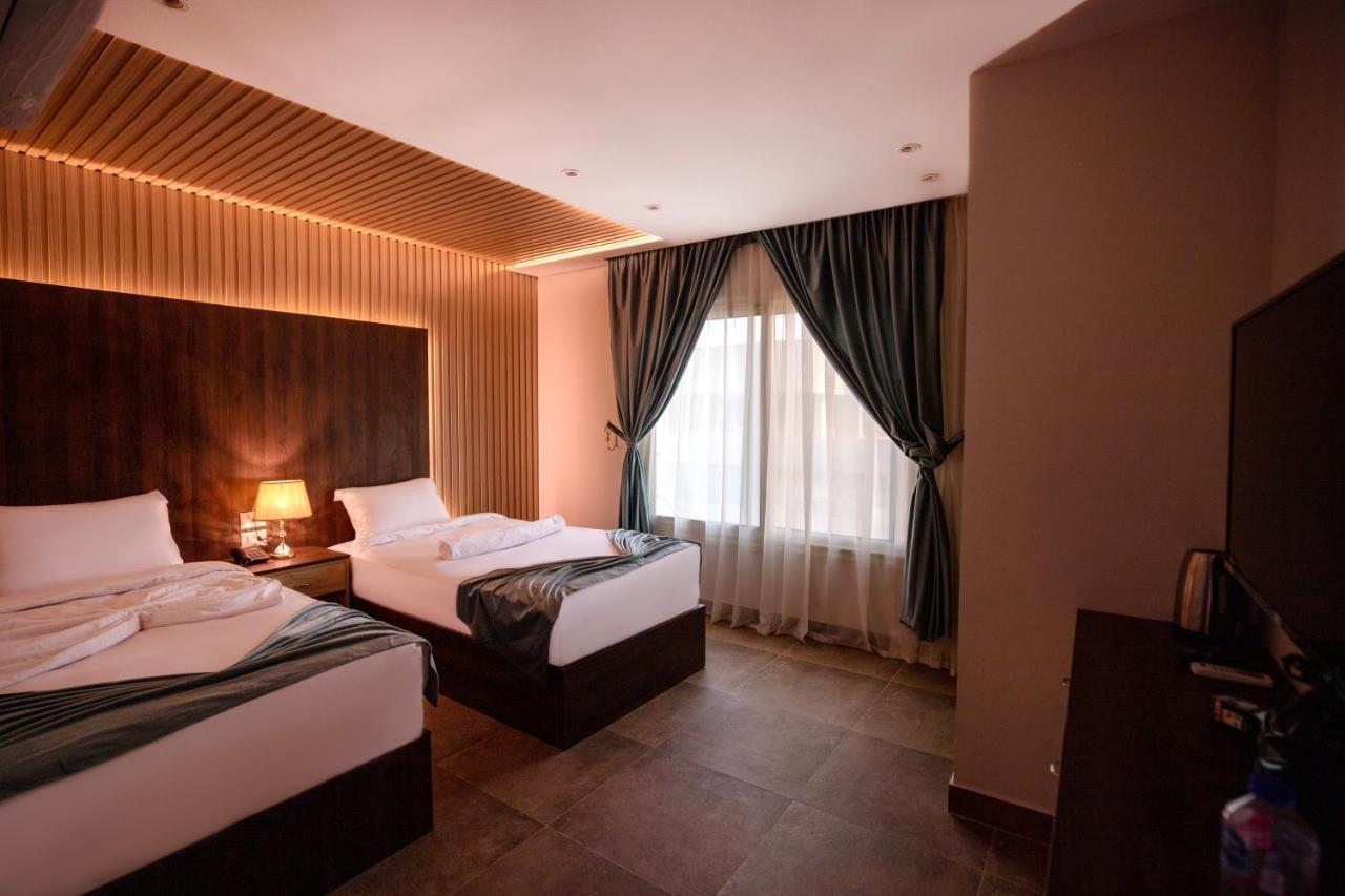 Blue Pyramids Eyes Hotel Al Kawm al Akhdar Exterior photo