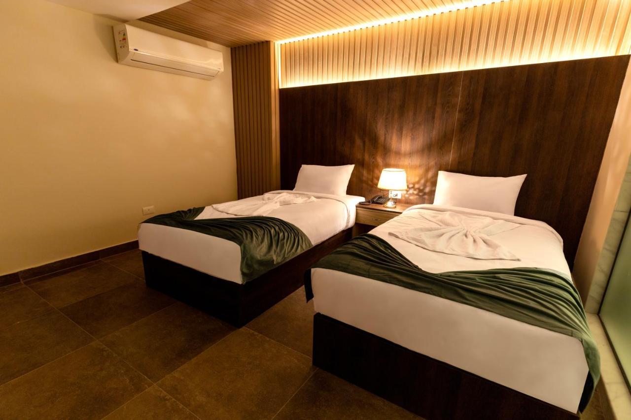 Blue Pyramids Eyes Hotel Al Kawm al Akhdar Exterior photo